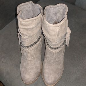 Maurice's boots brand new never worn